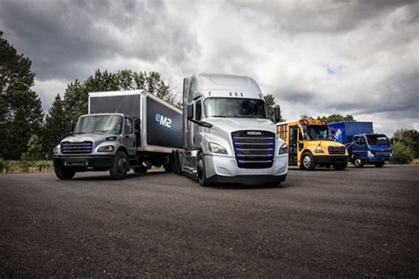 Daimler dévoile ses camions électriques avec le poids lourds eCascadia