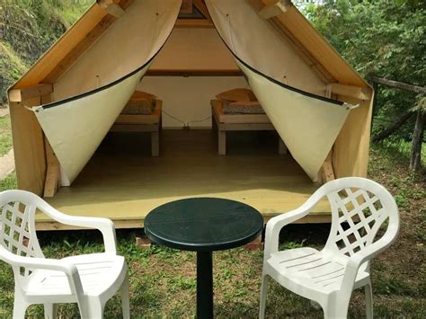Feldbett, zeltdach, luftmatratze, 2 schlafsäcke und 2 aufblasbare kissen (inkl. Zelt 2 Betten, Campingplatz Feriendorf Siena