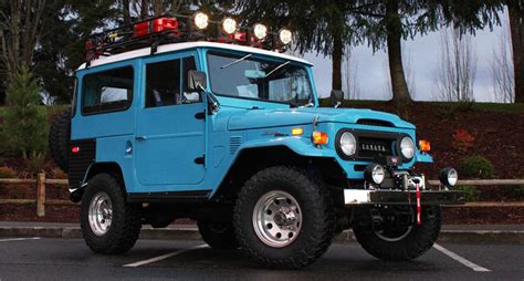 Classic Toyota Land Cruiser Is The Ultimate Off Road