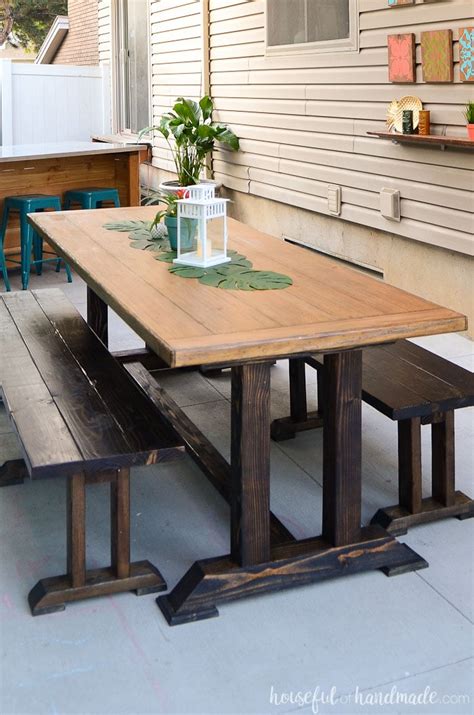 Having a great meal outdoors is one of life's more enjoyable pleasures. Outdoor Dining Table Plans - Houseful of Handmade