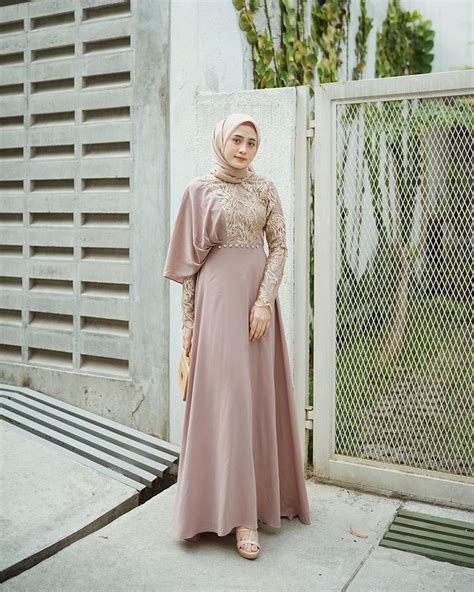 5 Gaun Pesta Hijab Modern Warna Pastel Yang Manis Buat Dipakai Kondangan Siang Hari Semua