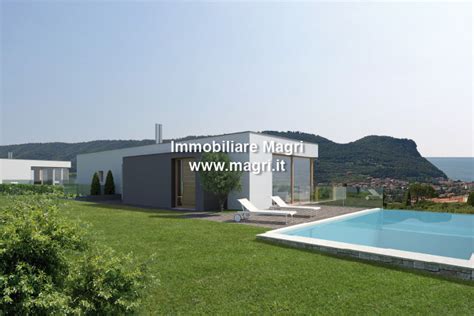 Haus mit herrlichem blick auf limone und den see! Moderne Villa mit Pool und Seeblick - VI00794-B - Agenzia ...