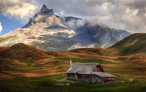 Fonds Decran Suisse Montagnes Maison Prairies Alpes Nuage En Bois