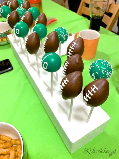 Maybe you would like to learn more about one of these? FOOTBALL CAKE POPS: einfache Anleitung - Ribiselchen ...