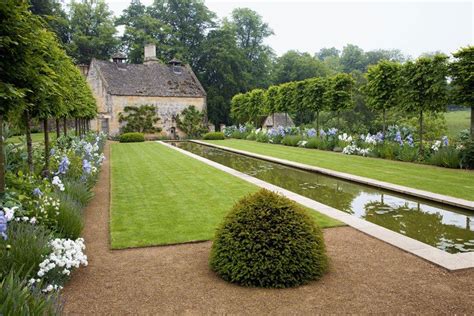 A New Book Celebrates The Beauty Of Contemporary English Gardens