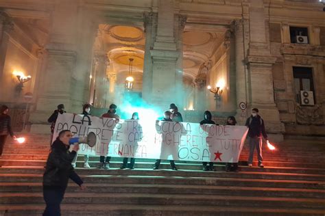 Studenti In Piazza A Roma Contro L Alternanza Scuola Lavoro Dopo La