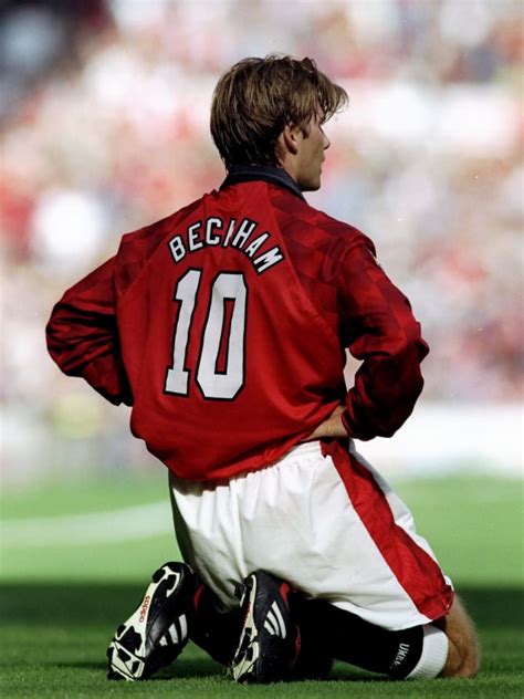 Remembering David Beckhams First Ever Manchester United Goal