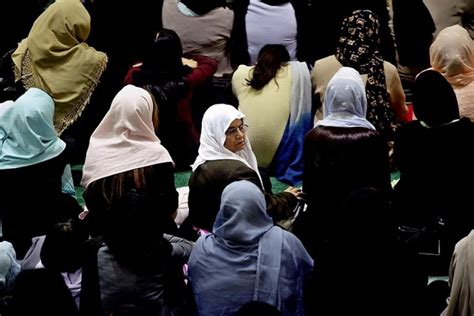 Muslim Women Are Uks Most Disadvantaged Group Say Mps Middle East Eye