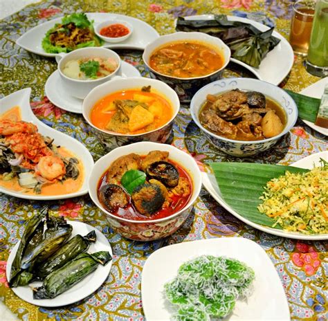 Ready Cooked Traditional Italian And Peranakan Food Introduction To