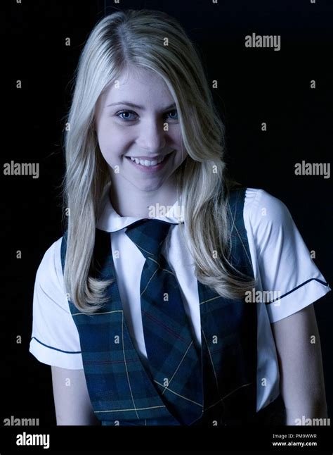 Gossip Girl Pictured Taylor Momsen As Jenny Humphrey Photo Credit