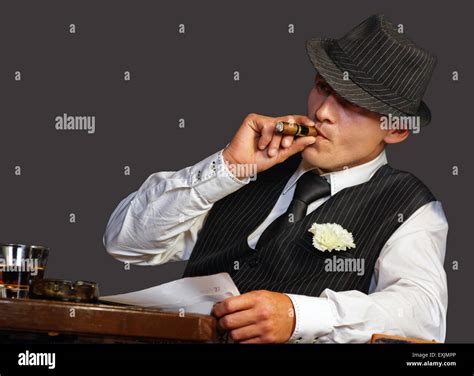American Gangster Style Hi Res Stock Photography And Images Alamy