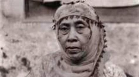 Biodata Siti Walidah Nyai Ahmad Dahlan Tokoh Emansipasi Perempuan