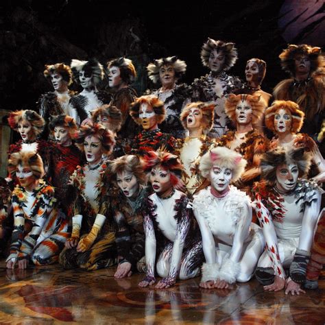 Heres Why People Are Freaking Out About The Cats Movie Vogue