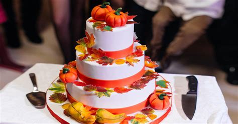 fall wedding cakes that wow guide for 2023 wedding forward