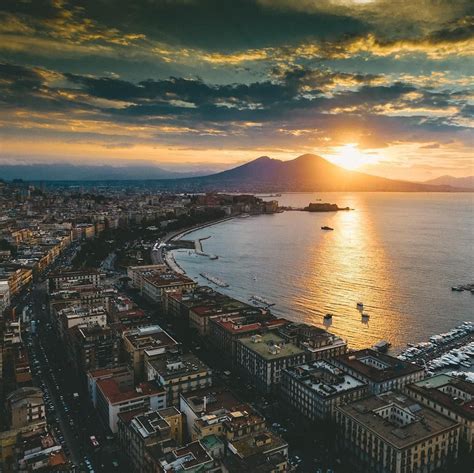 Cosa Vedere A Napoli I 5 Siti Simboli Della Città Partenopea