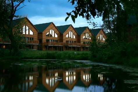Grizzly Jack's Grand Bear Resort $95 ($̶1̶0̶0̶) - UPDATED ...