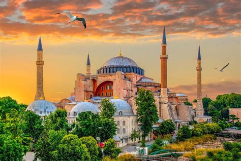 Can you explore Istanbul on your own?