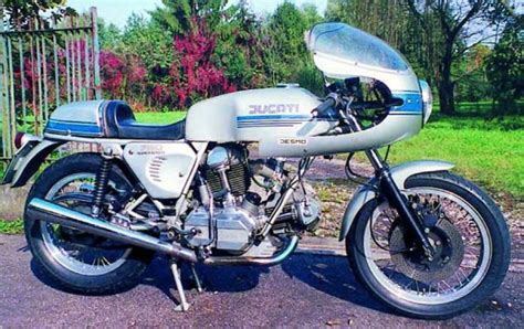Ducati 750 Super Sport Classic Motorcycle Pictures