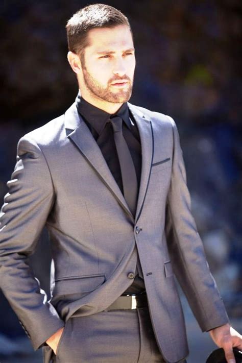 This is a formal wear look for men which is multipurpose and would never go out of style. 20 Formal Men Fashion Ideas To Look Attractive