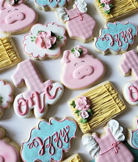 Pin by Y & L Custom Cookies on Animal Cookies | First birthday cookies, Farm cookies, Animal cookies