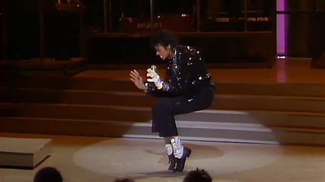 No Dia Mundial Da Dança Entenda A Origem Do Moonwalk De Michael Jackson