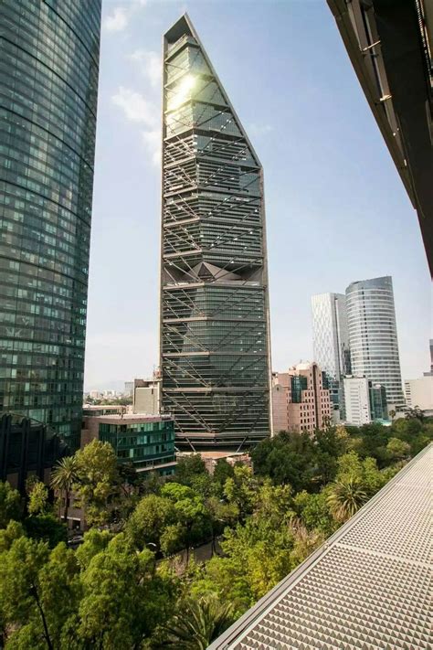 Mexico Citys New Tallest Building The Torre Reforma Posed A Tricky