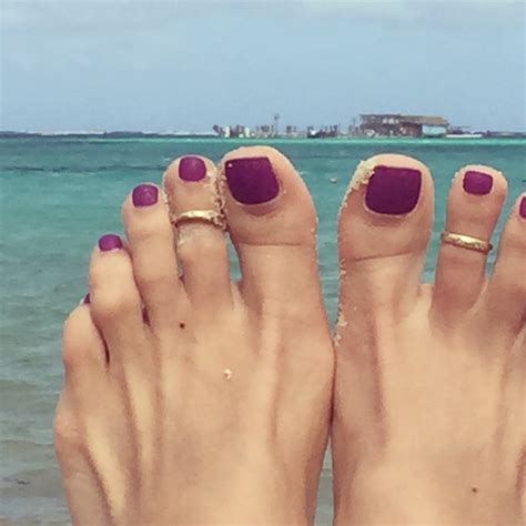 Lauren Hollys Feet