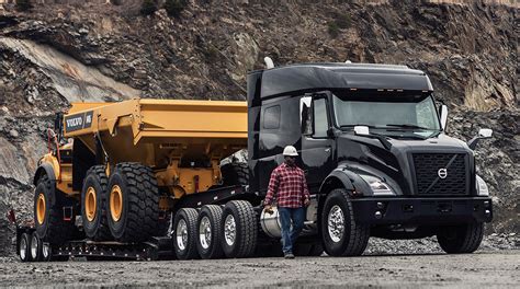 Incluye los detalles de toda la gama de camiones, información sobre los accesorios y las capacitaciones, financiamiento, gestión de flotas. Volvo Trucks Debuts New Heavy-Haul Model | Transport Topics