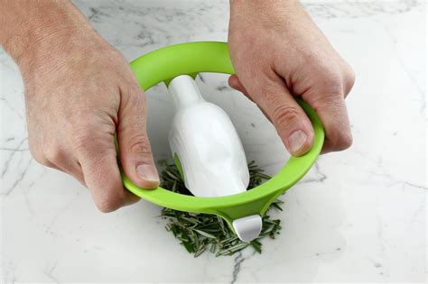 Rolling Herb Cutter Yes Please
