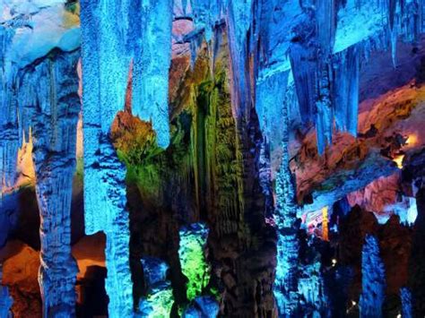 Пещера Камышовой Флейты в Китае Необычный