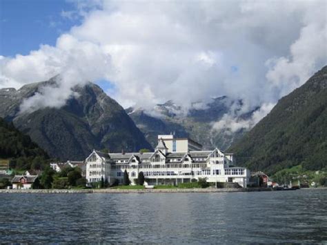 From wikimedia commons, the free media repository. Kvikne's hotel - Foto de Kviknes Hotel, Balestrand ...