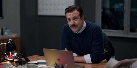 Apple Macbook Laptop Of Jason Sudeikis As Ted Lasso In Ted Lasso S02e11 Midnight Train To