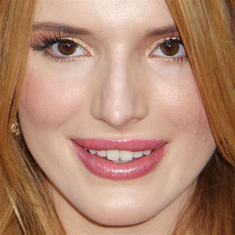 Bella Thorne Makeup Beige Eyeshadow And Red Lipstick Steal Her Style