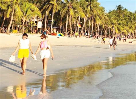 Boracay Tourist Arrivals Exceed Half Million