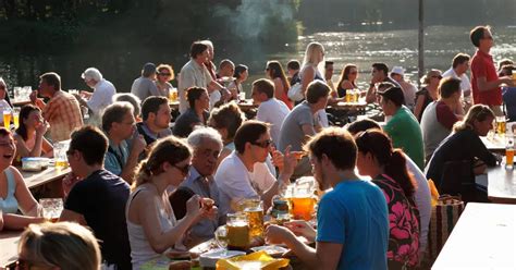Munichs Best Beer Halls And Gardens For A Year Round Oktoberfest