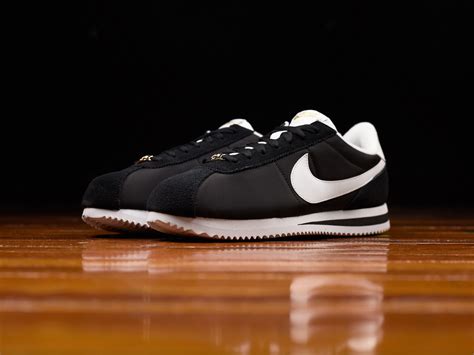 check out the special packaging for the nike cortez long beach and compton