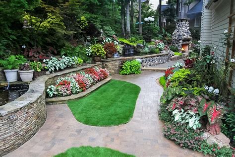 Why You Should Hire a Professional Landscaping Company to Landscape Your Yard - Artistic Landscapes