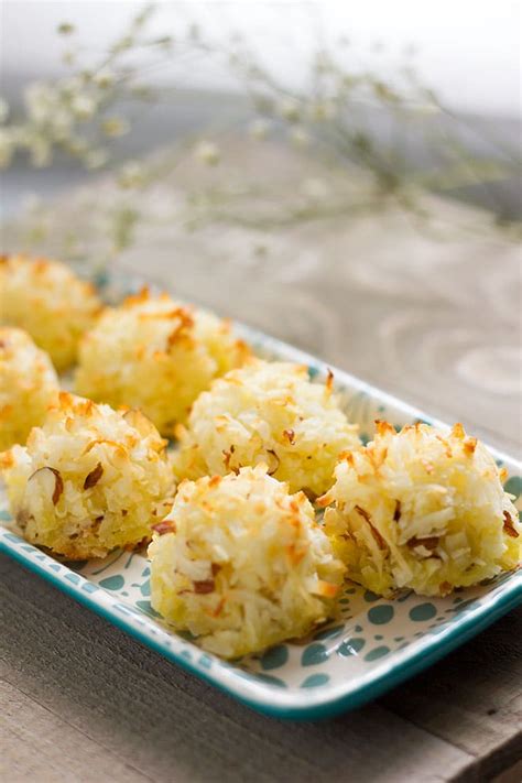 Coconut Macaroons Recipe With Almond Slices Munaty Cooking