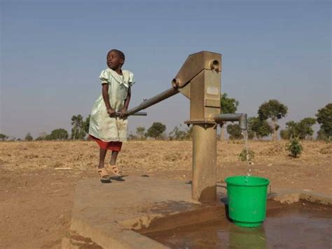 Trinkwasserbrunnen In Malawi Agenda 21 Bilder Umwelt