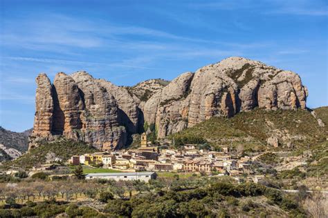 Med reservationer på planetofhotels.com kan du. Aguero village province of Huesca Aragon Spain Europe
