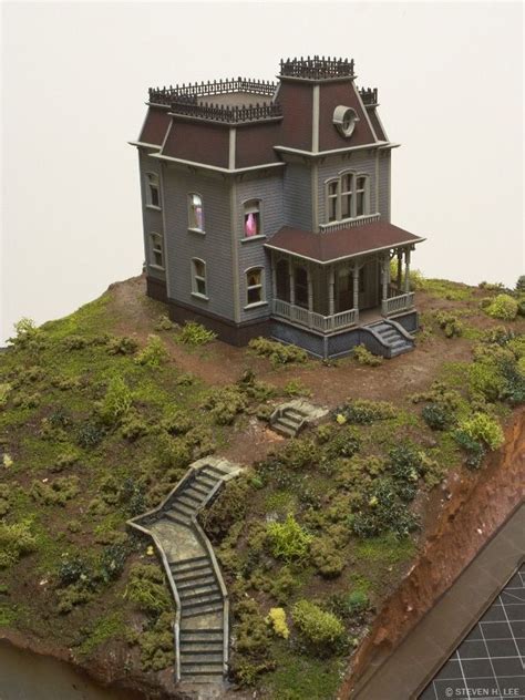 Psycho House Polar Lights Gothic House Bates Motel House Miniature