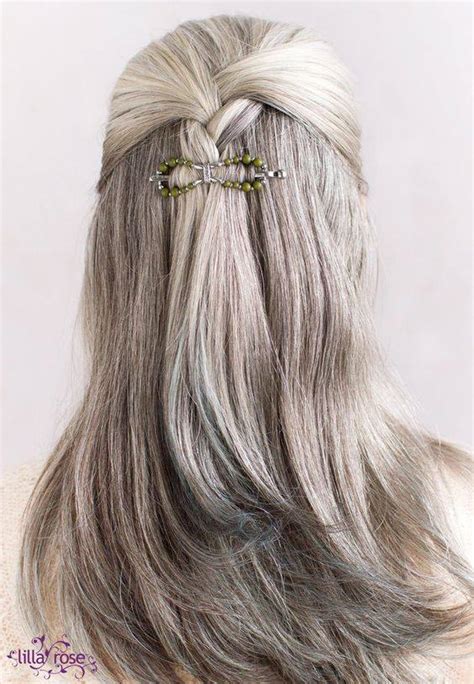 17 Best Hairstyles For Growing Out Gray Hair