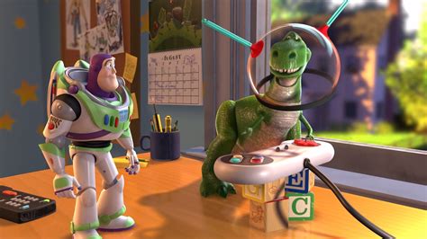 Movie Lovers Reviews Toy Story 2 1999 The Toys Enlarge Their Horizons