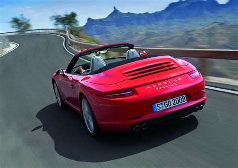 Detroit Debut: 2013 Porsche 911 Cabriolet【Video】