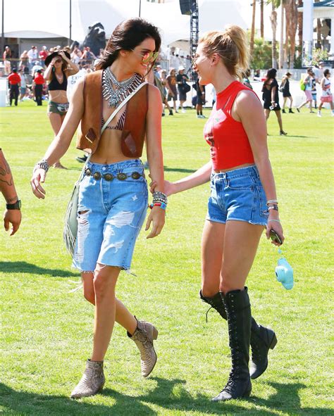 Kendall And Kylie Jenner Coachella Music Festival 2015 13 Gotceleb