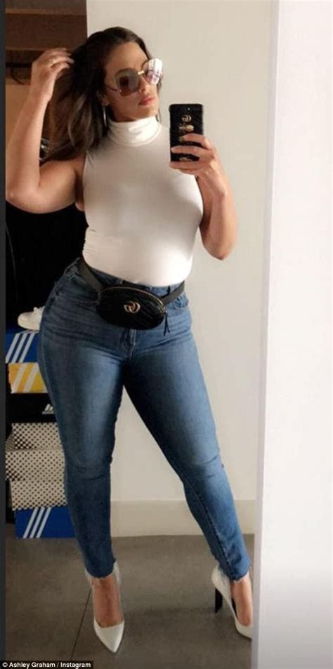 Ashley Graham Flaunts Her Curves In A Racy Instagram Selfie Al Bawaba