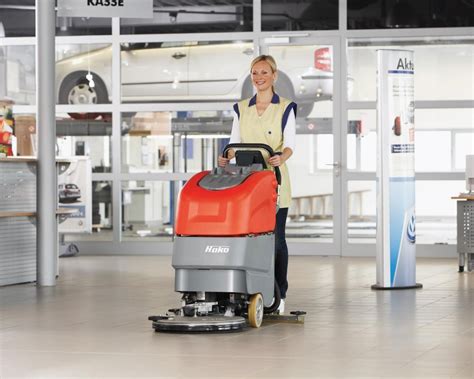 How To Choose The Right Floor Scrubber For Your Warehouse