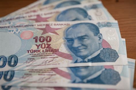 Is 100 lira a good tip in Turkey?