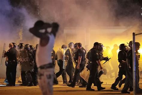 At Least 24 Officers Injured In Memphis Unrest After Us Marshals