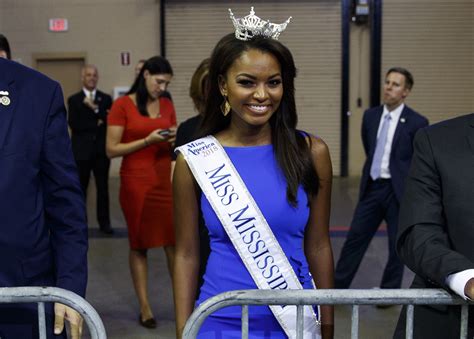 mississippi s asya branch is crowned miss usa 2020
